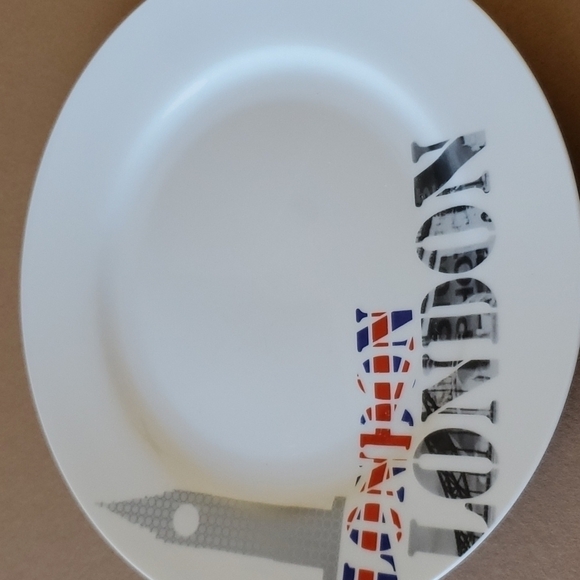 Creative Tops London & Paris 11 inch dinner plates. Dishwasher safe - Picture 2 of 7